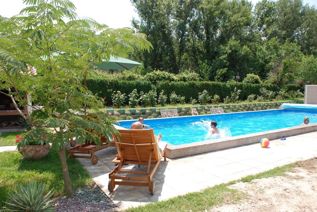 Villa Giulia Islaz Екстер'єр фото