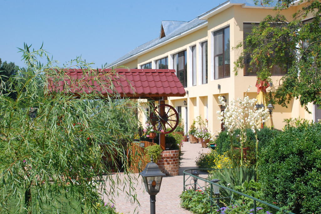Villa Giulia Islaz Екстер'єр фото