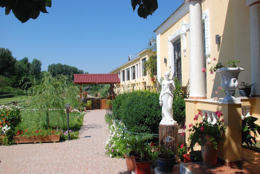 Villa Giulia Islaz Екстер'єр фото